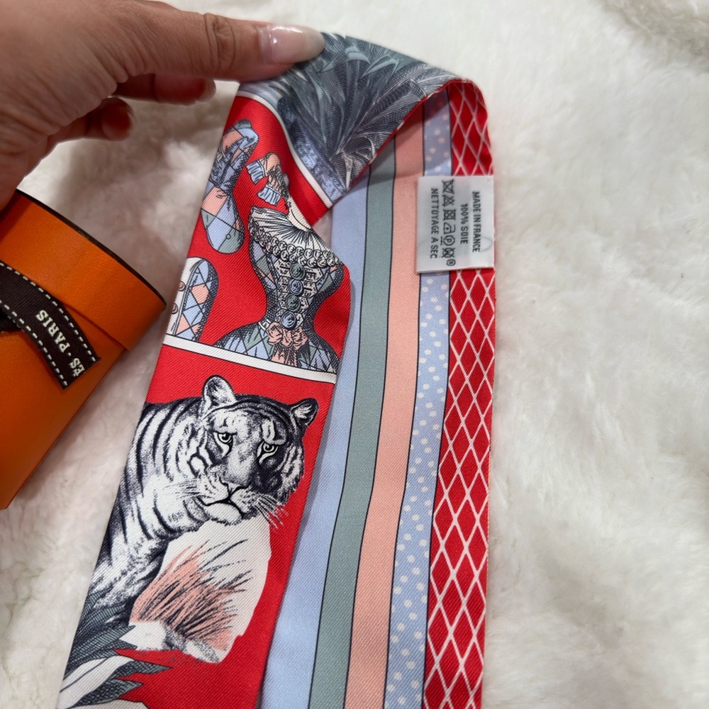 NWOT Hermes Twilly